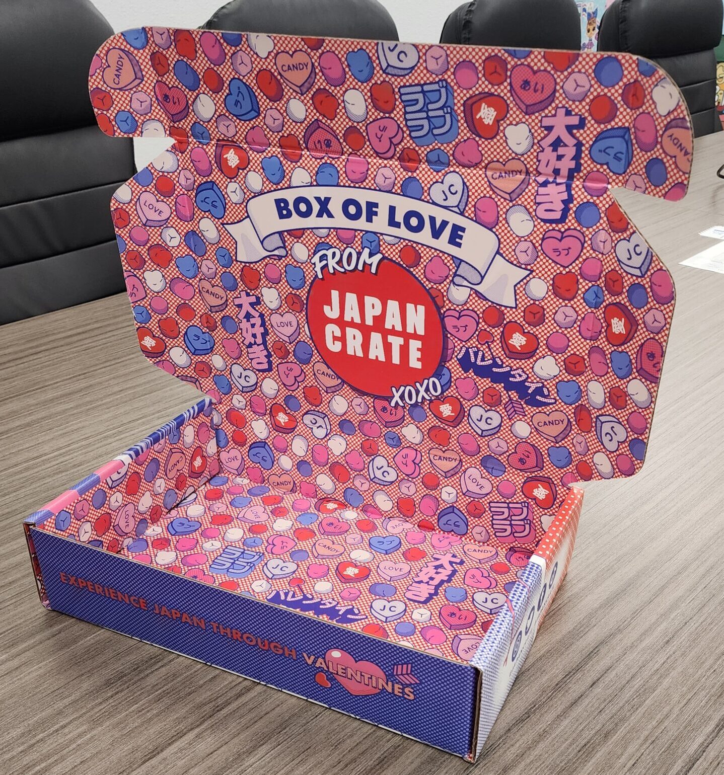 Custom Corrugated Box RETT Mailer with dust flaps and cherry locks